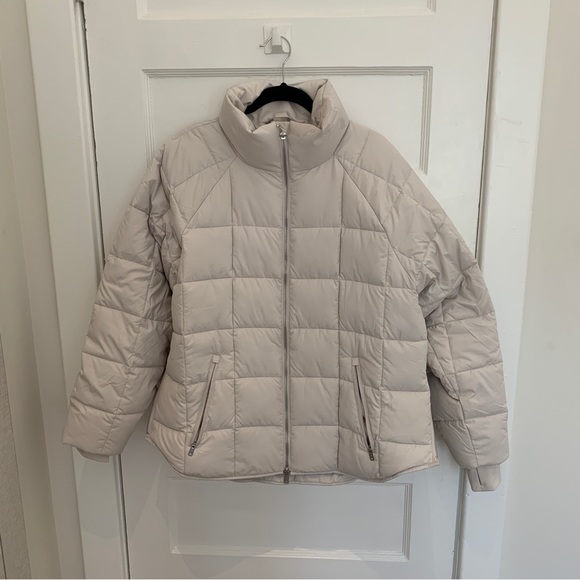 Abercrombie On The Go Puffer, size XL - Picture 2 of 14